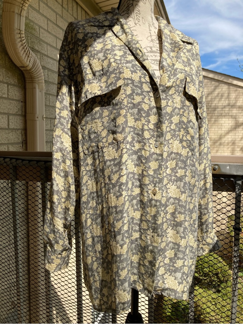 100% Silk Green Floral Collared Button Down Blouse